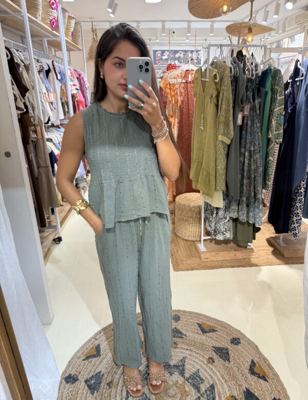 COMPRAR CONJUNTO VERDE CON DETALLES