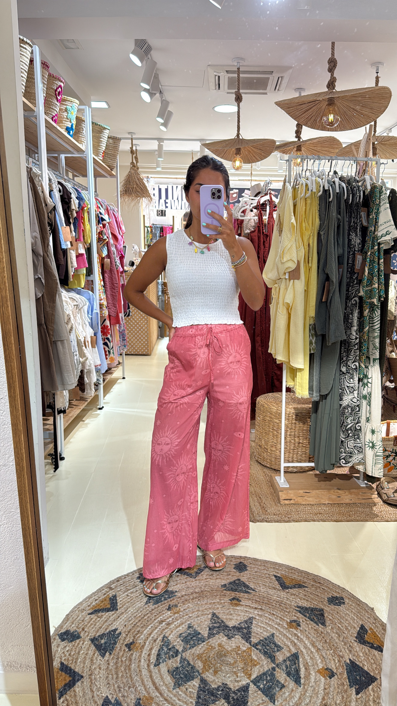 ACCESORIOS MUJER LLORET DE MAR BOLSO CALMALLORET CALMA FLORES CAPAZO ESTRELLA DE MAR MARGARITAS MINI TOTE BAG JOYERÍA BISUTERÍA ANILLOS COLLARES PULSERAS PENDIENTES CONJUNTO CONJUNTOS COLORES MODA FEMENINA ROPA MEDITERRANEO MUJER CHICA JUVENIL SEÑORA CAMISETA VESTIDO PANTALÓN FALDA CONJUNTO CHIC SHORT