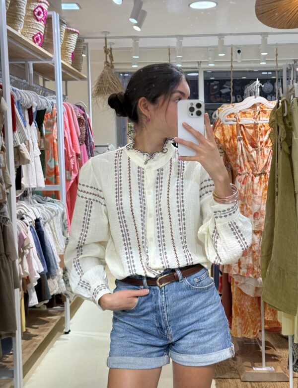 COMPRAR CAMISA BORDADA CREMA ROMANTICA