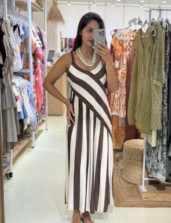 ACCESORIOS MUJER LLORET DE MAR BOLSO CALMALLORET CALMA FLORES CAPAZO ESTRELLA DE MAR MARGARITAS MINI TOTE BAG JOYERÍA BISUTERÍA ANILLOS COLLARES PULSERAS PENDIENTES CONJUNTO CONJUNTOS COLORES MODA FEMENINA ROPA MEDITERRANEO MUJER CHICA JUVENIL SEÑORA CAMISETA VESTIDO PANTALÓN FALDA CONJUNTO CHIC SHORT