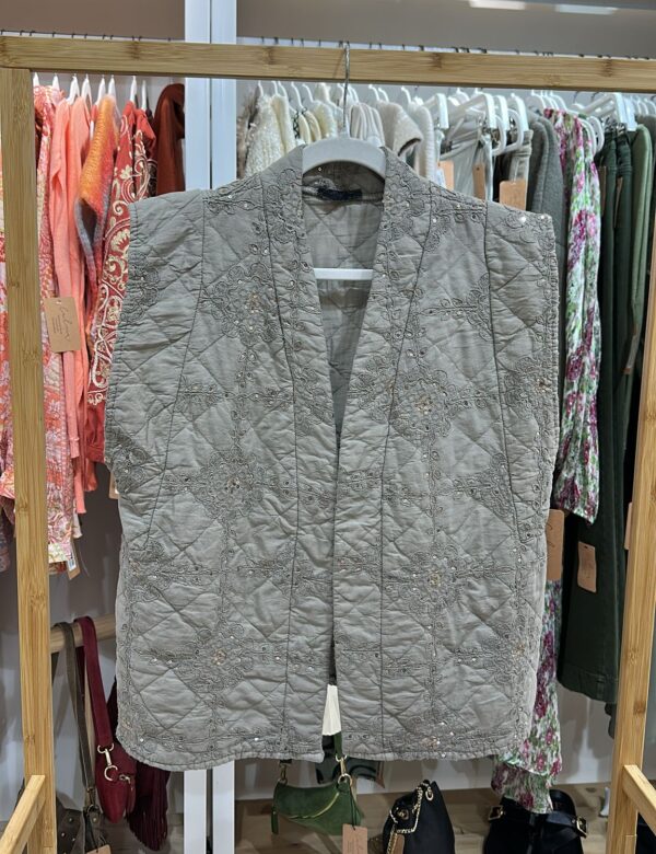 COMPRAR Chaleco acolchado mujer elegante, chaleco con lentejuelas y bordados, chaleco color topo, chaleco negro bordado, moda urbana mujer 2026