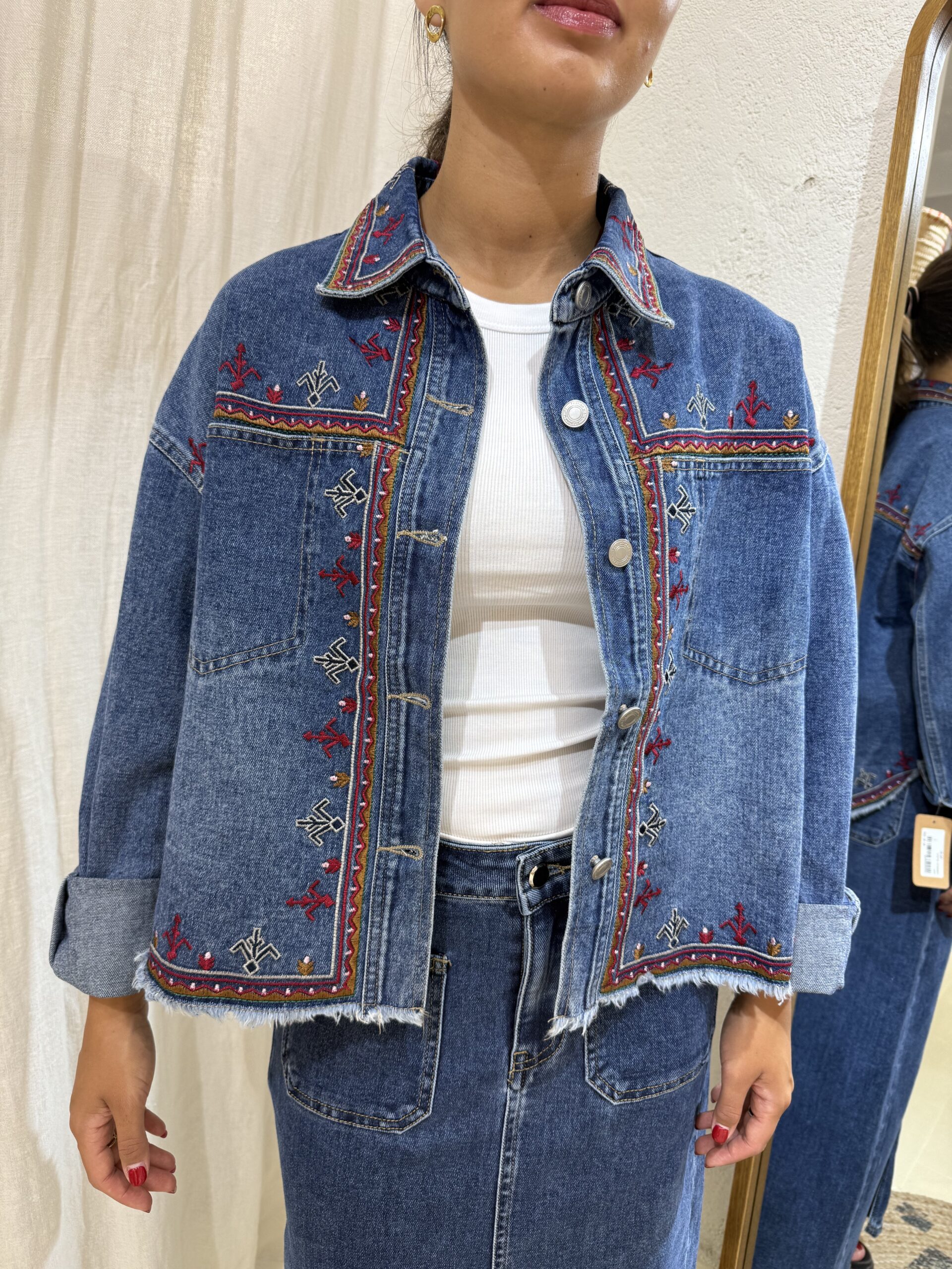 COMPRAR Chaqueta punto étnica mujer, cárdigan estampado azteca, chaqueta geométrica blanco y negro, moda boho chic 2026, chaqueta larga con flecos