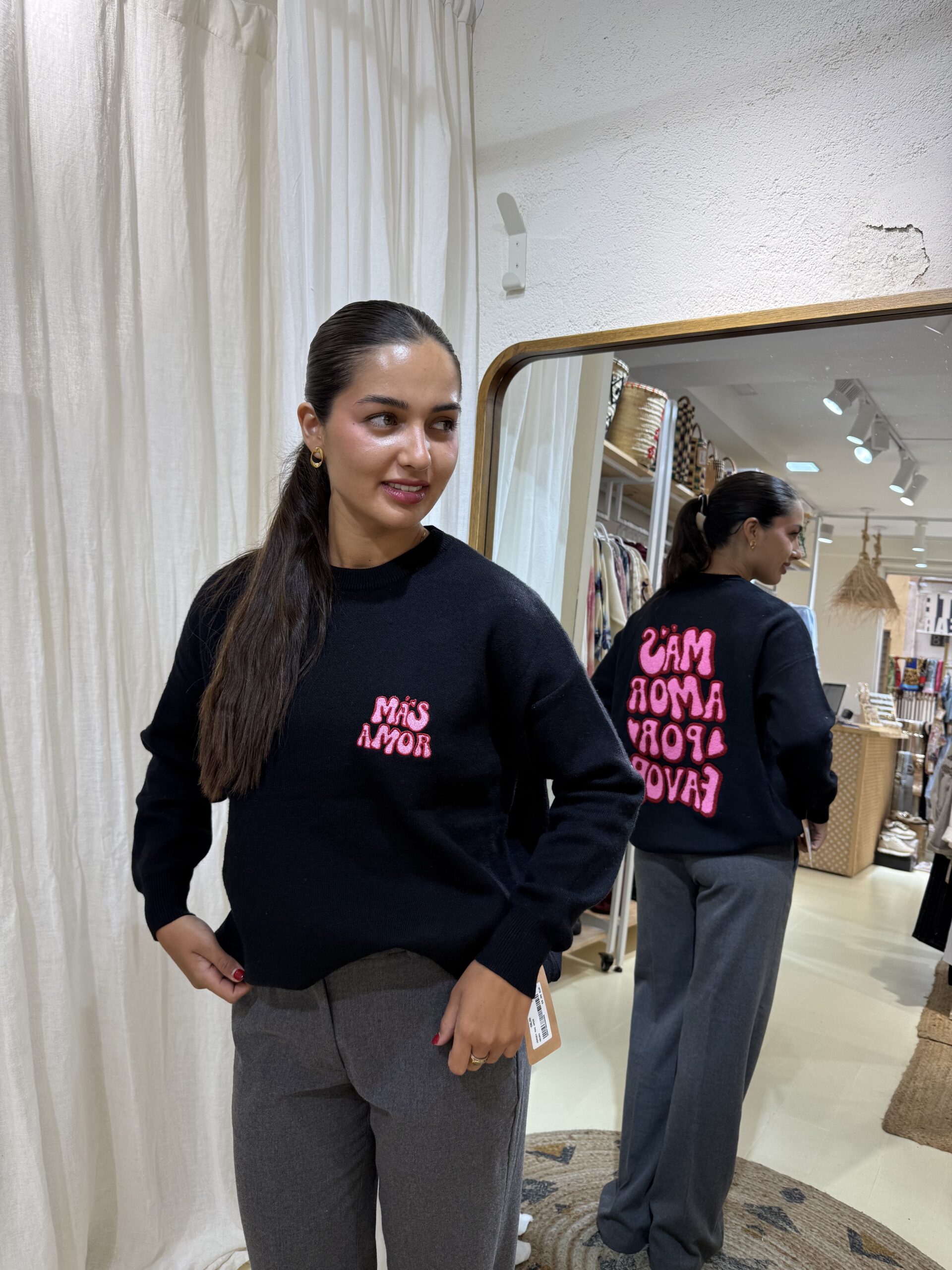 COMPRAR Jersey punto calado mujer, jersey mensaje bordado, punto romántico minimalista, jersey blanco boho, moda punto 2026, JERSEY MAS AMOR POR FAVOR